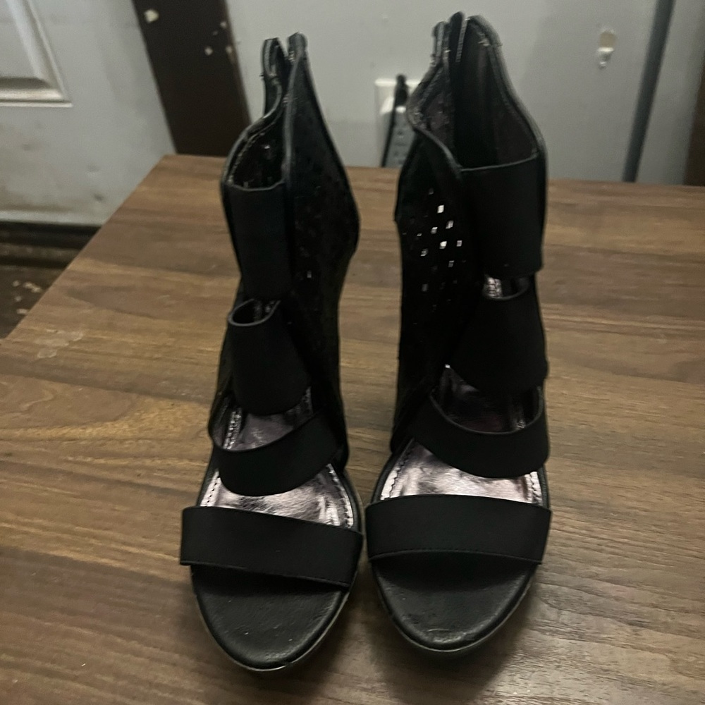 Der’eon high heels